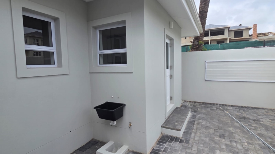 5 Bedroom Property for Sale in Baron View Western Cape